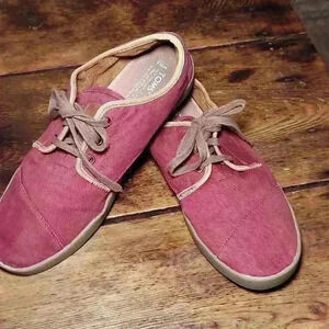 Toms Burgandy Canvas Sneakers